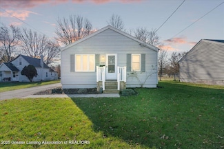 2029 Hillcrest St, Lansing, MI 48910