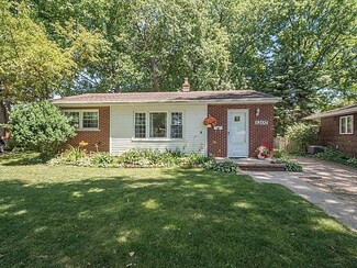 1207 Chapel Ct, Ann Arbor, MI 48103