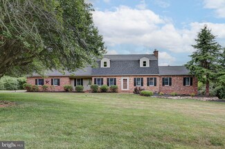 128 Carriage Run Dr, Lincoln University, PA 19352
