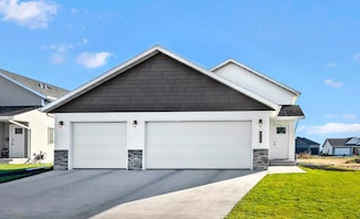 6009 80th Ave S, Horace, ND 58047