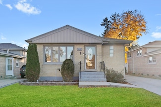 8653 N Merrill St, Niles, IL 60714