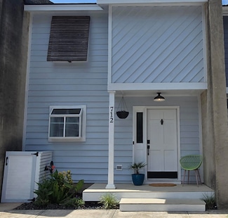 712 Nora Ln, Mount Pleasant, SC 29464