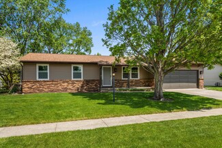 2608 Hathaway Dr, Champaign, IL 61821
