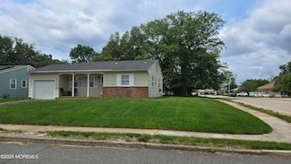 80 Brakenbury Dr, Toms River, NJ 08757