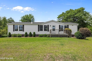 130 Colony St, Newport, NC 28570