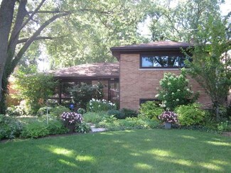 3551 Davis St, Evanston, IL 60203