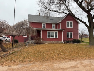 N5271 Madden Rd, New London, WI 54961