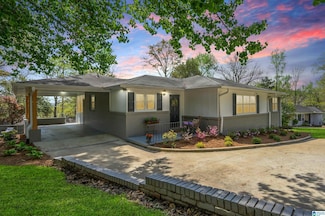 1749 Vestaview Ln, Vestavia, AL 35216