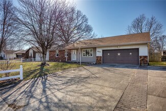 907 Flame Ave, Effingham, IL 62401