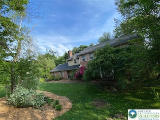 4804 Parkview Dr S, Emmaus, PA 18049