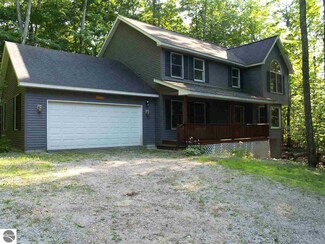 12100 E Tatch Rd, Northport, MI 49670