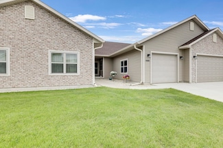 105 Community Dr, Fall River, WI 53932