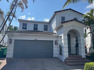 3206 NE 212th St, Miami, FL 33180