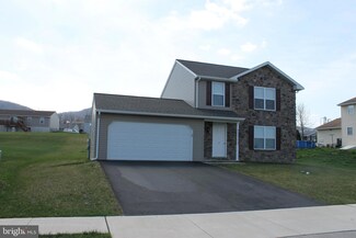 3 Hillside Dr, Newmanstown, PA 17073