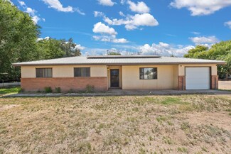 20 Cactus Dr, Los Lunas, NM 87031