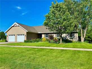 1914 Reed St, Grinnell, IA 50112