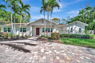 1231 Country Club Rd N, Saint Petersburg, FL 33710