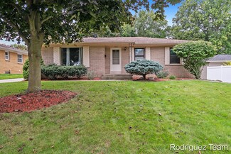 1943 Carlton Ave NE, Grand Rapids, MI 49505