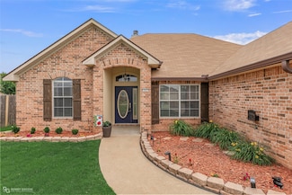 303 Avondale Cir, Bossier City, LA 71112