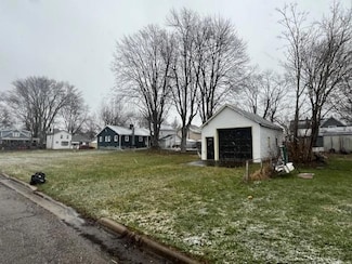 345 S Mary St, Marine City, MI 48039