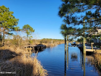 9043 Saint Ann Dr, Bay Saint Louis, MS 39520