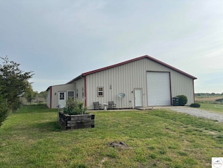 8823 NE Highway Oo, Calhoun, MO 65323