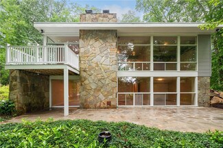 321 Rockland Rd, North Scituate, RI 02857