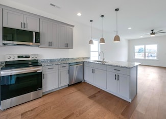 102 Sunset Dr, Trenton, GA 30752
