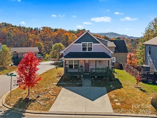 28 Yarrow Meadow Rd, Weaverville, NC 28787