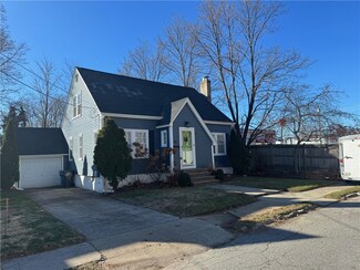 46 Hazelwood St, Cranston, RI 02910