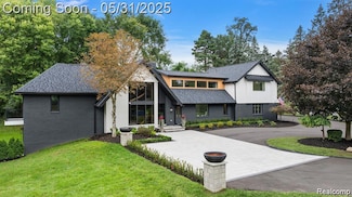 1367 W Long Lake Rd, Bloomfield Hills, MI 48302