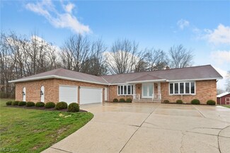 4301 Gene Dr, Seven Hills, OH 44131