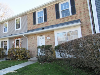 32 Lafayette Ct, North Brunswick, NJ 08902