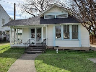 921 W Oak St, Denton, TX 76201