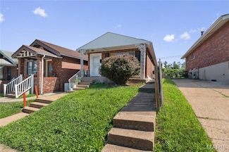 4477 Bessie Ave, Saint Louis, MO 63115