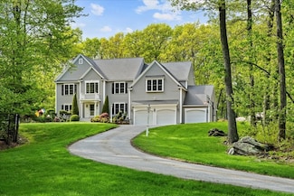 13 Foxhill Dr, Southborough, MA 01772