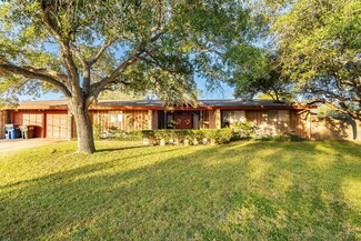 9542 Paula Dr, Corpus Christi, TX 78410