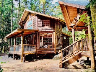 473 Wishkah Ln, Center Island, WA 98261