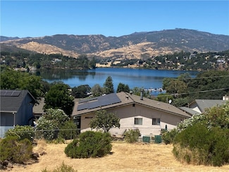 17211 Meadow View Dr, Hidden Valley Lake, CA 95467