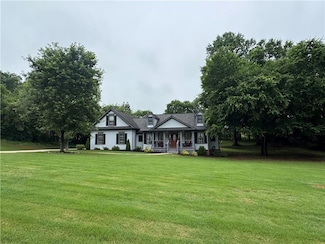 714 Arden Dr, Winder, GA 30680