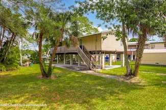 6181 Island Dr, Weeki Wachee, FL 34607