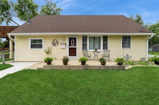 7202 SW 13th St, Des Moines, IA 50315