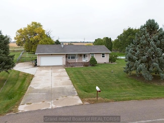 2941 Roselawn Dr, Grand Island, NE 68801