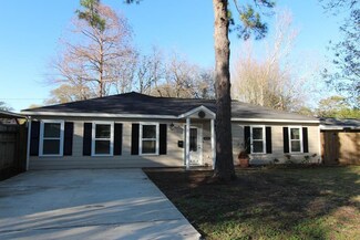 6534 Sivley St, Houston, TX 77055