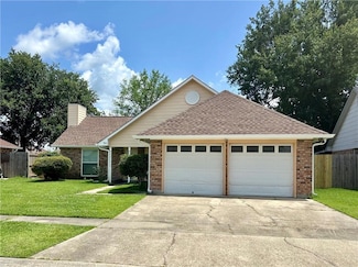 701 La Salle Dr, Laplace, LA 70068