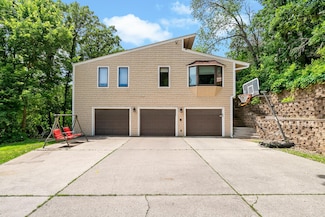 955 Mcknight Rd S, Saint Paul, MN 55119