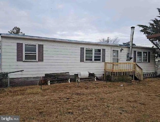 3273 Colona St, Chincoteague Island, VA 23336