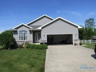 662 E Stevenson St, Gibsonburg, OH 43431