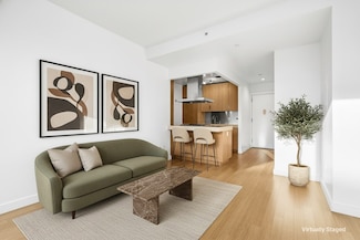 450 W 17th St Unit 1009, New York, NY 10011