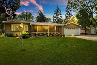 25605 W Old Grand Ave, Ingleside, IL 60041